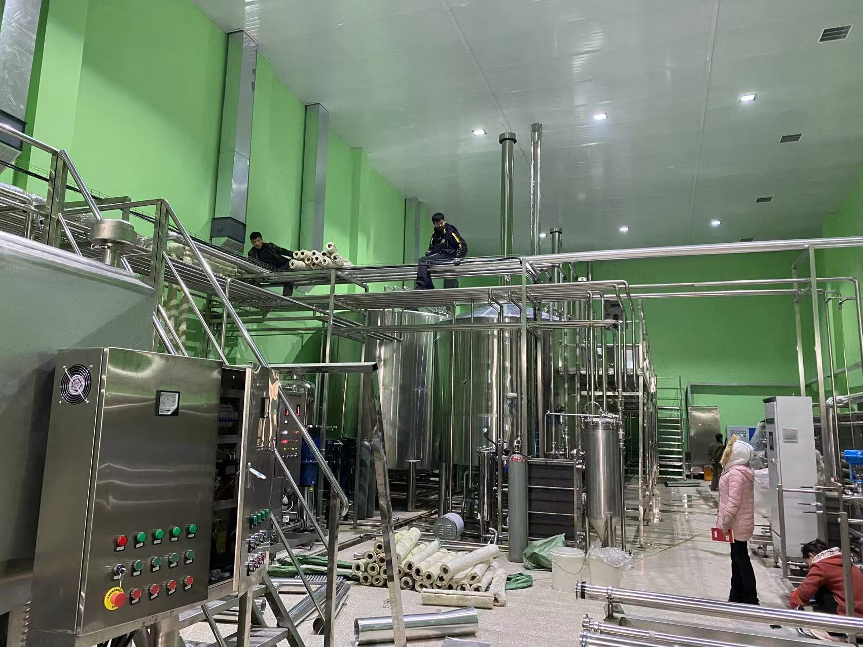 铁东精酿啤酒设备厂—精酿啤酒设备制造:传承工艺与创新科技的交融